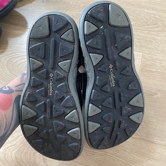 Boys Columbia sandals size 2 - Picture 3 of 4